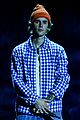 justin bieber opens american music awards lonely and holy 14