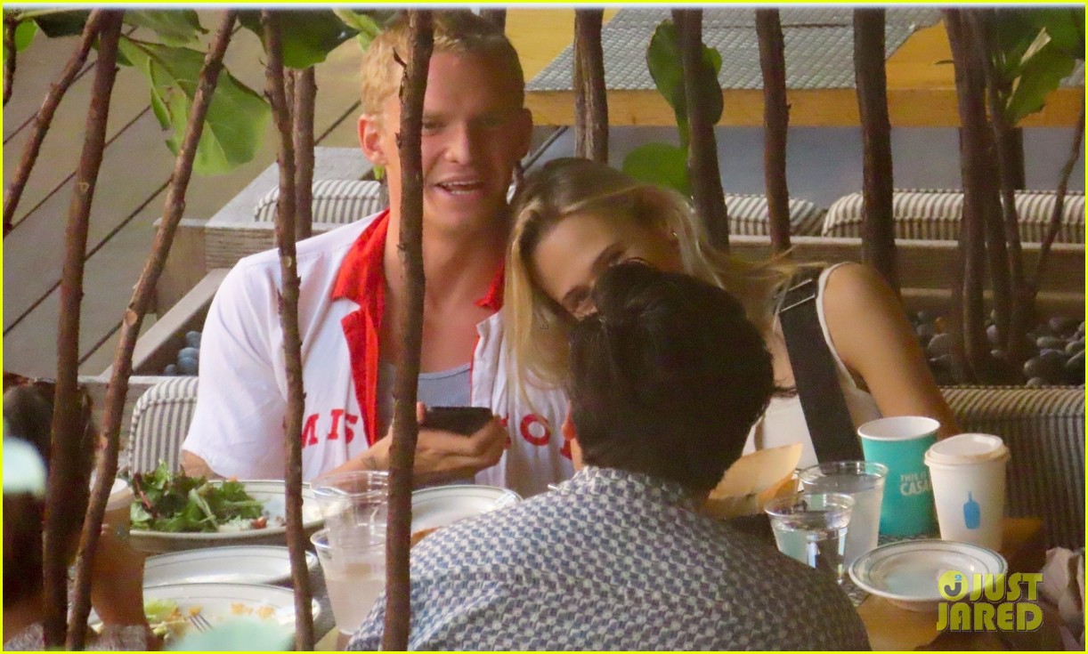 cody simpson flaunts pda with possible new girlfriend 184497823