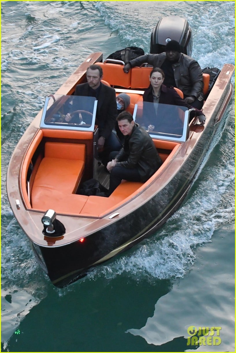 tom cruise mission impossible final scenes boat 024500348