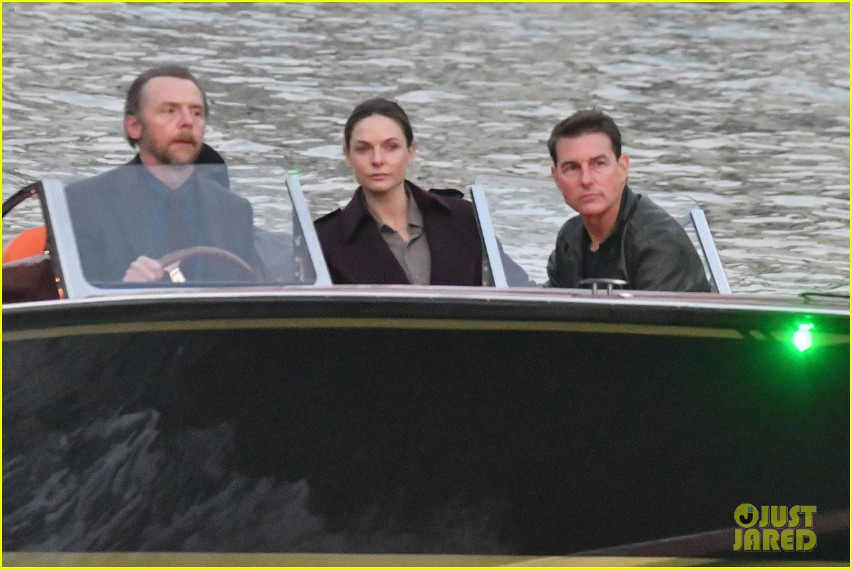 tom cruise mission impossible final scenes boat 044500350