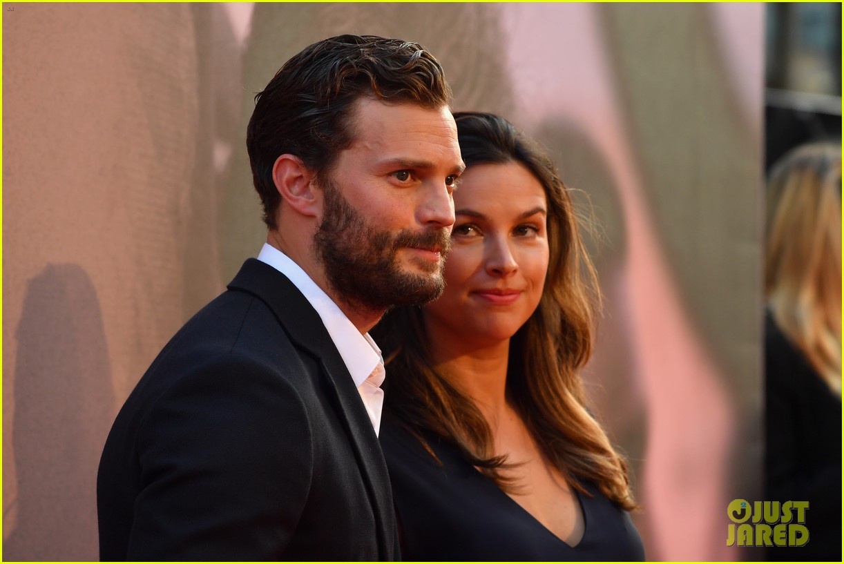 Jamie Dornan Goes Shirtless While Celebrating Daughter Dulcie's 7th(02)