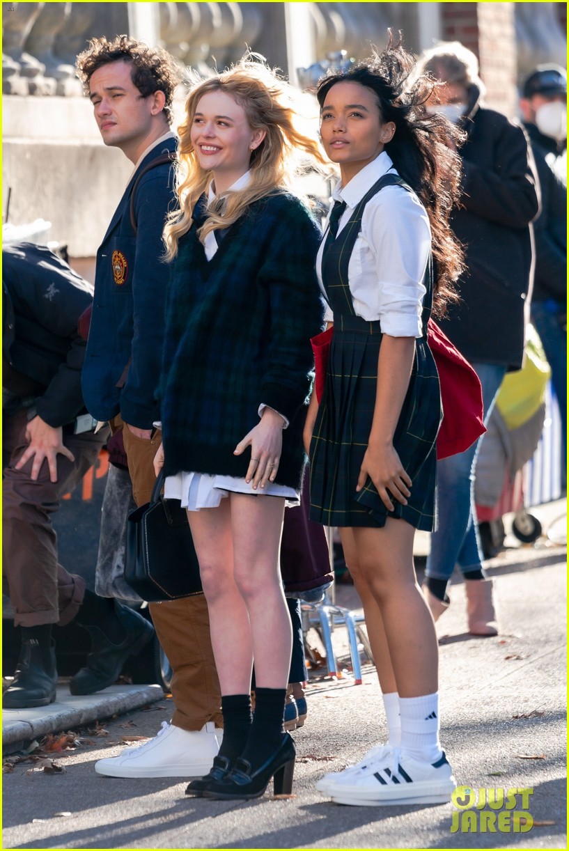 gossip girl in school uniforms 03