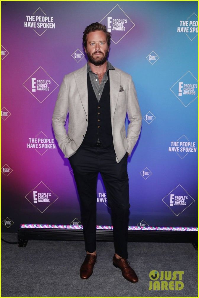 armie hammer alison brie peoples choice awards 2020 22