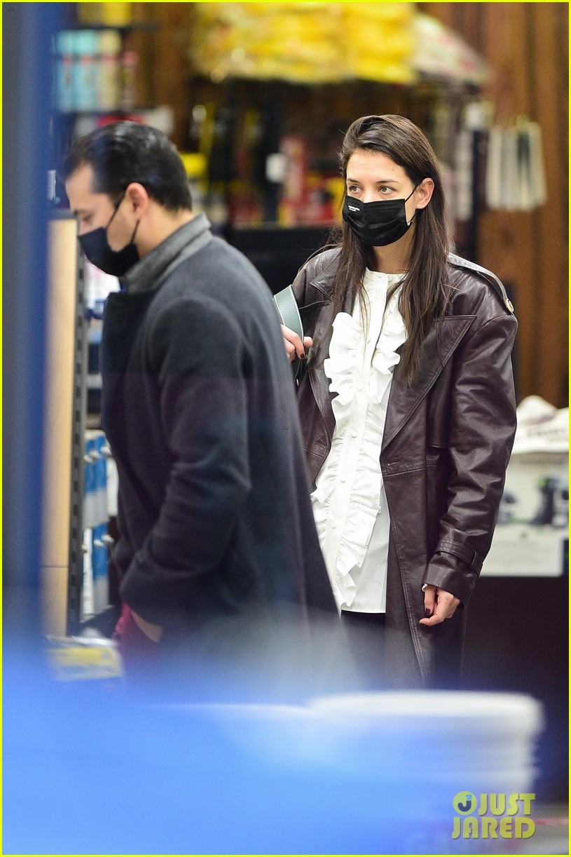 Katie Holmes Goes Paint Shopping with Boyfriend Emilio Vitolo Jr