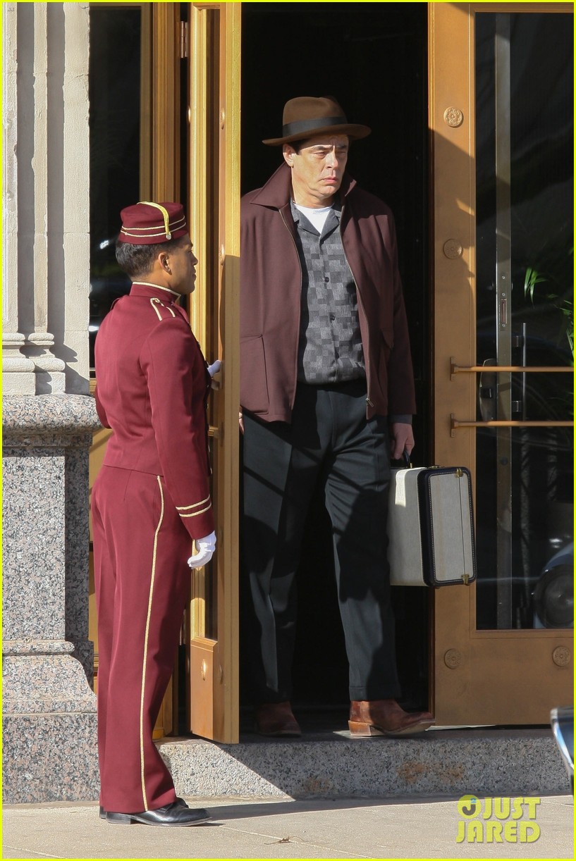 jon hamm gets into character filming no sudden move detroit 02