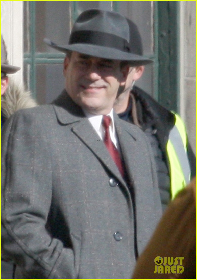 jon hamm gets into character filming no sudden move detroit 034497745