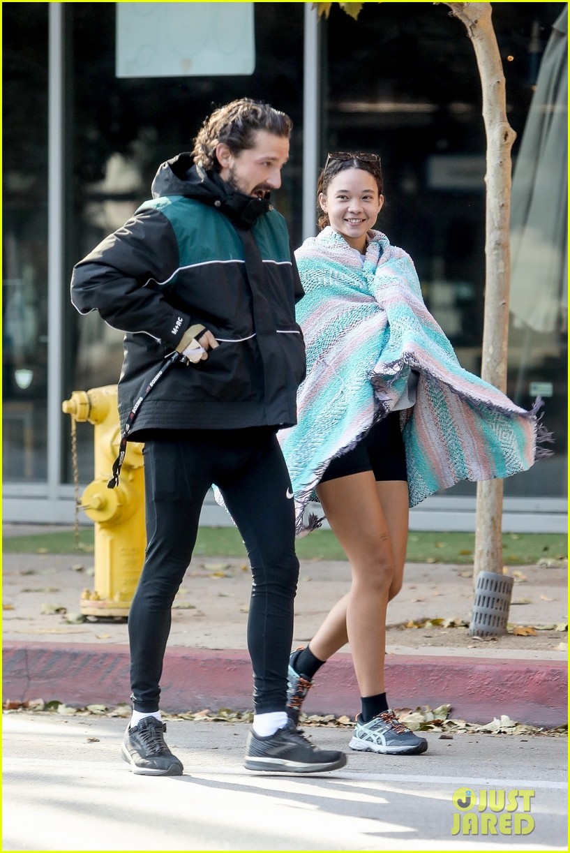 shia labeouf coffee date with ashley moore 094499428