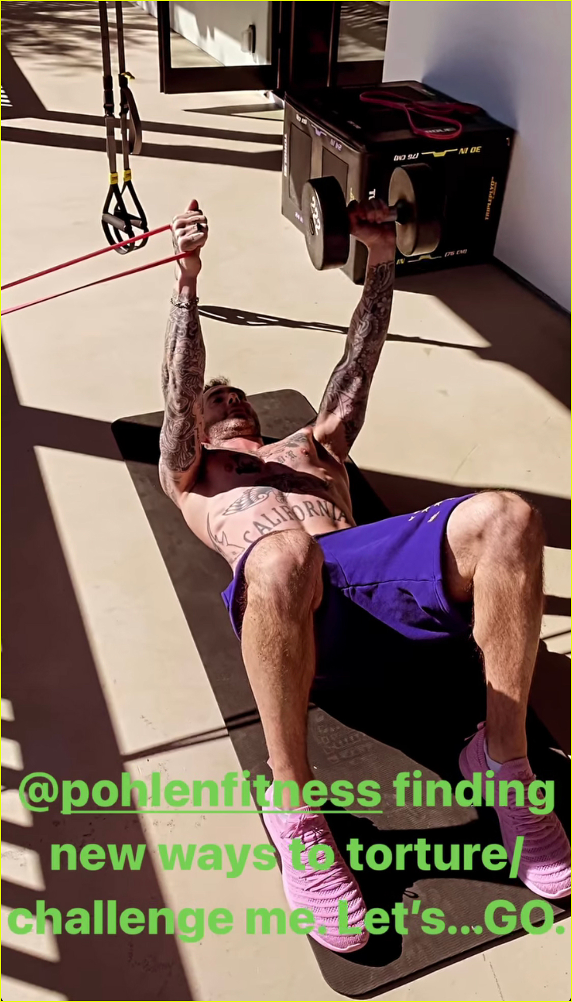 adam levine bares his tattoos during shirtless workout 014504507