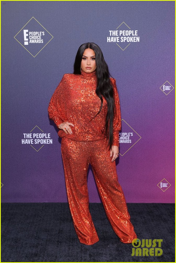 demi lovato every look peoples choice awards 2020 01