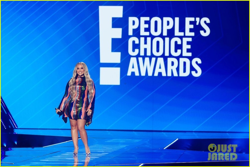 demi lovato every look peoples choice awards 2020 12