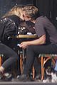 malin akerman jack donnelly lunch makeout pics 07