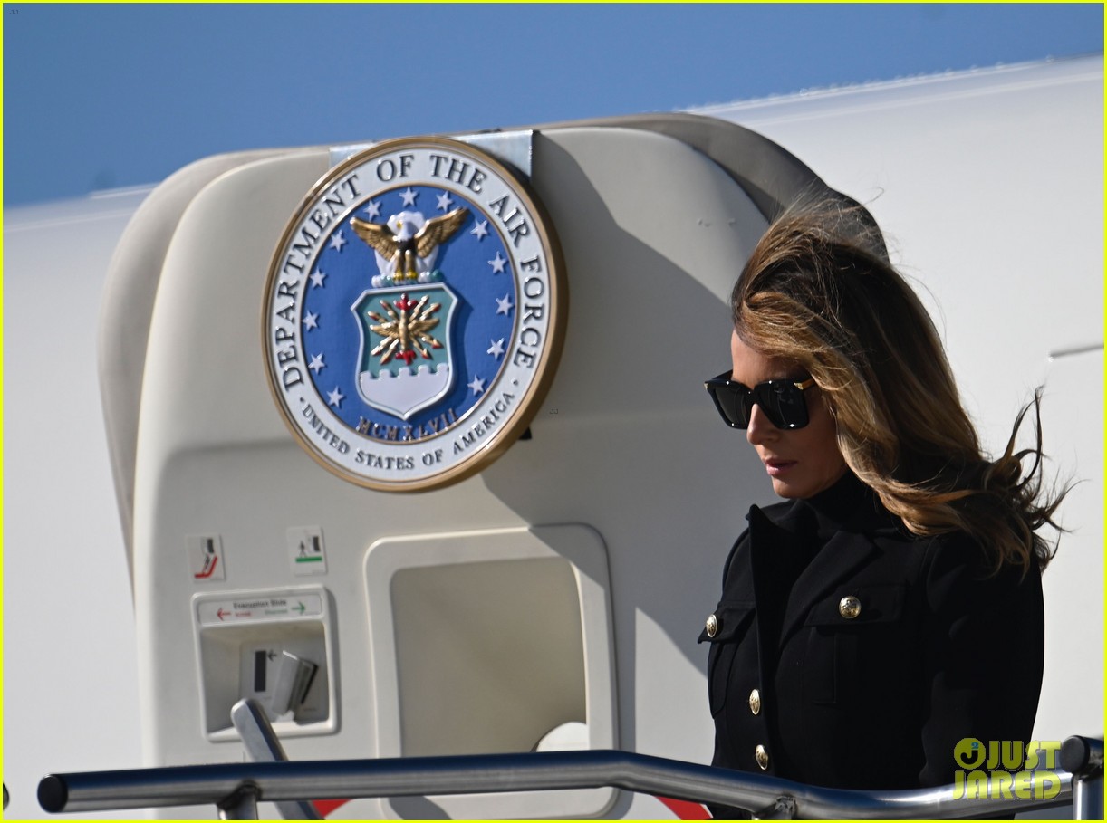 melania trump on campaign trail body double rumors debunked 064497084