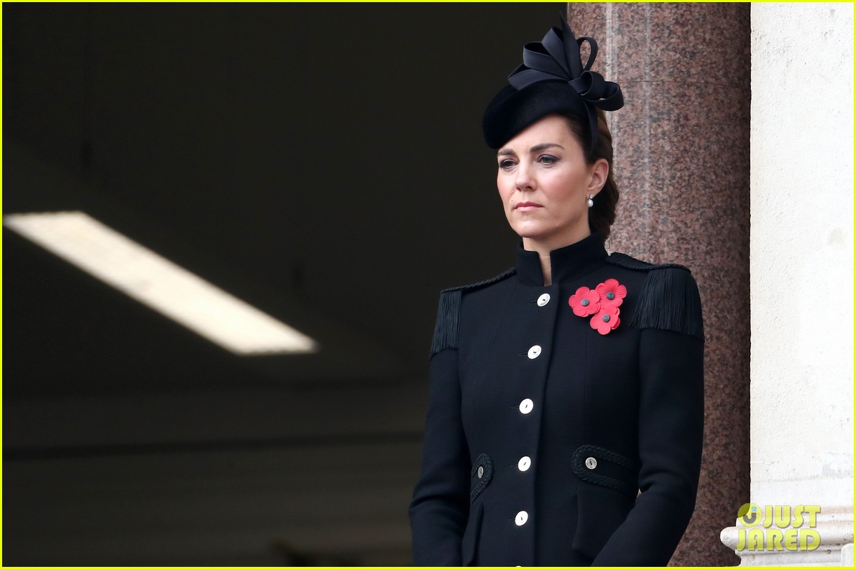 Prince William & Kate Middleton Join Queen Elizabeth for Remembrance