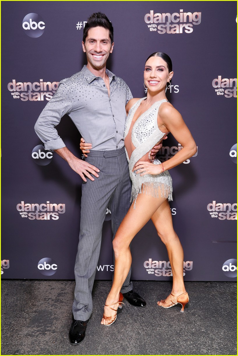 nev schulman shaves chest dancing with the stars 114503222