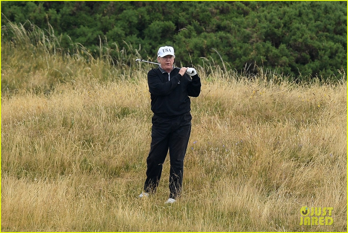 donald trump was at golf course 014498267