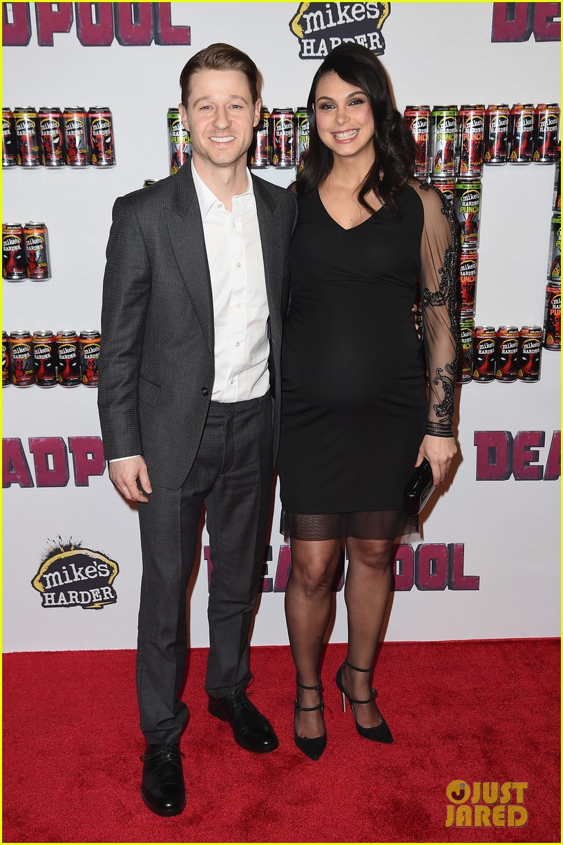 morena baccarin expecting with ben mckenzie 08