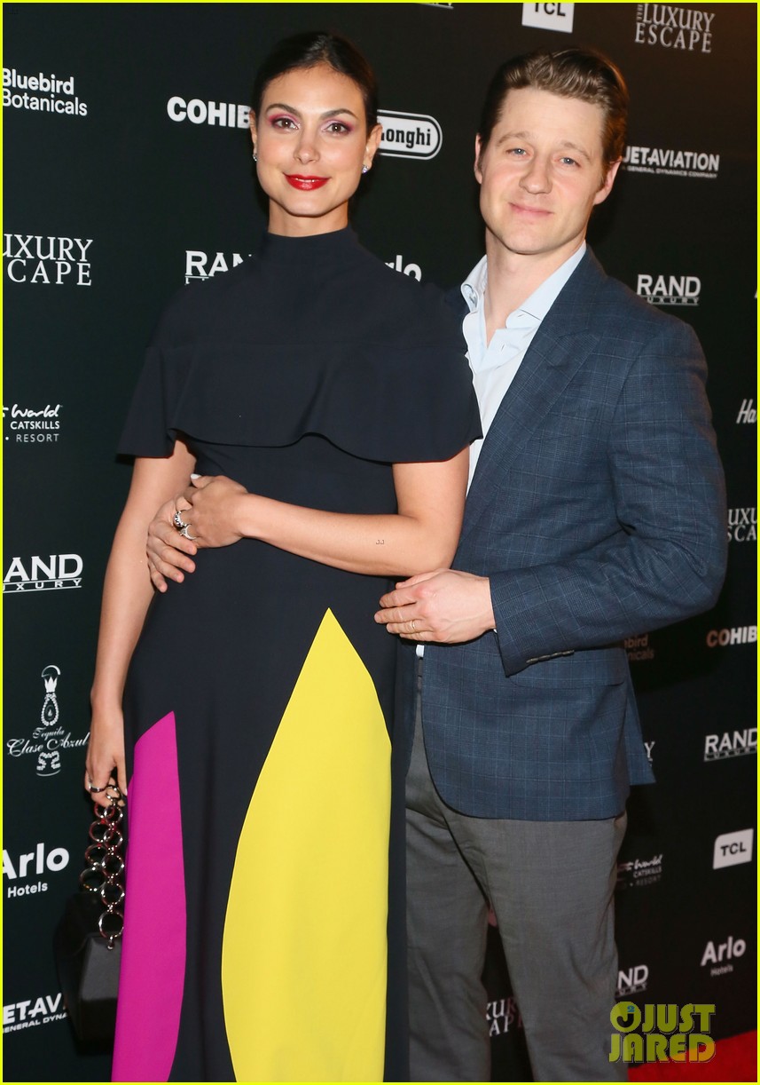 morena baccarin expecting with ben mckenzie 20