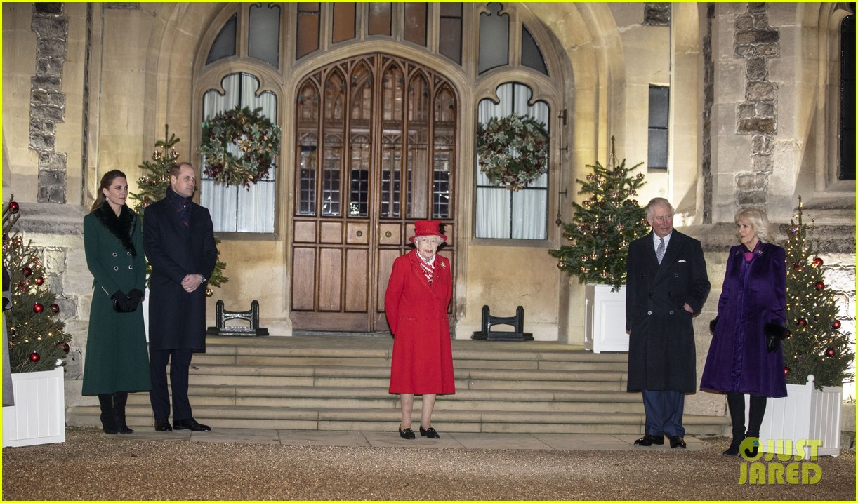 wills kate reunite with queen elizabeth royal family after train trip 074506870