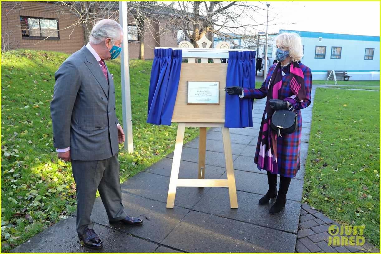 prince charles talks covid vaccine during hospital visit with camilla 164509586