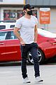 chace crawford grocery shopping 01