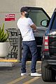 chace crawford grocery shopping 03