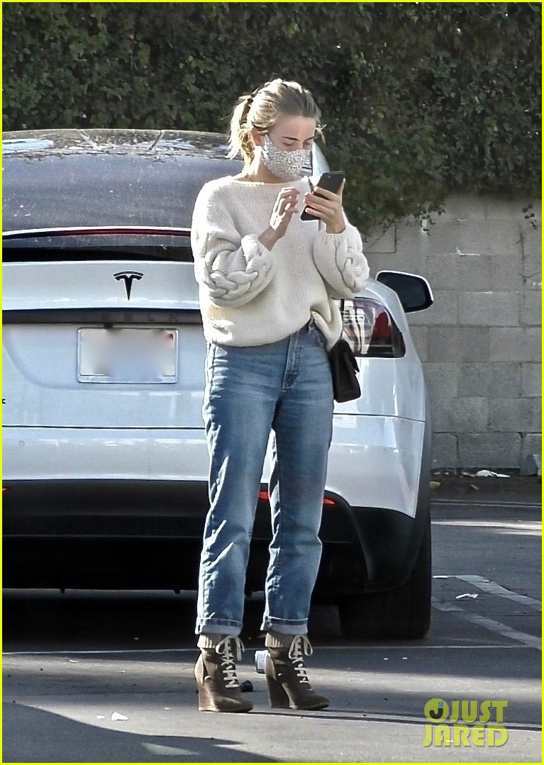 julianne hough gets coffee with mom 114512243