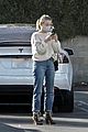 julianne hough gets coffee with mom 13