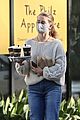 julianne hough gets coffee with mom 20