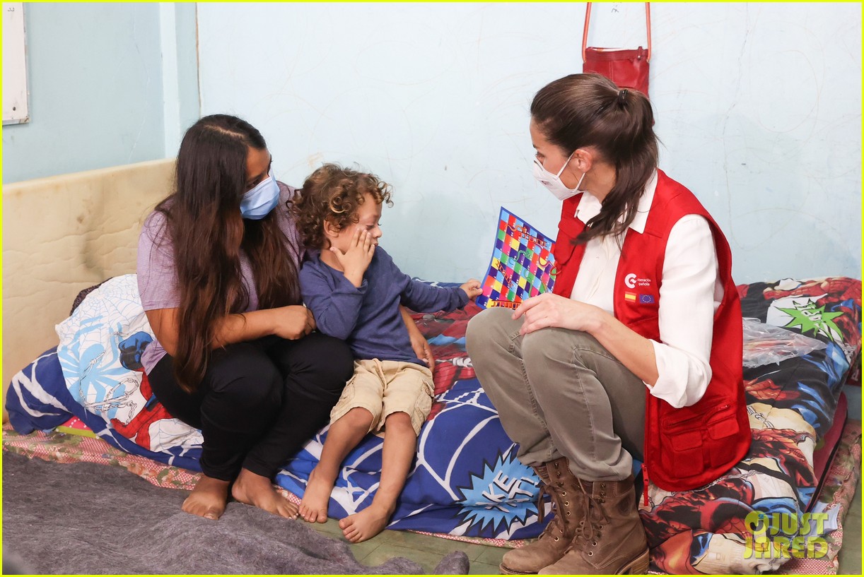 queen letizia visits honduras delivering humanitarian aid 044509281