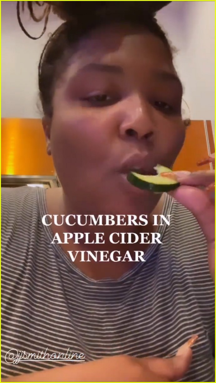 lizzo responds fans upset smoothie cleanse 164508806