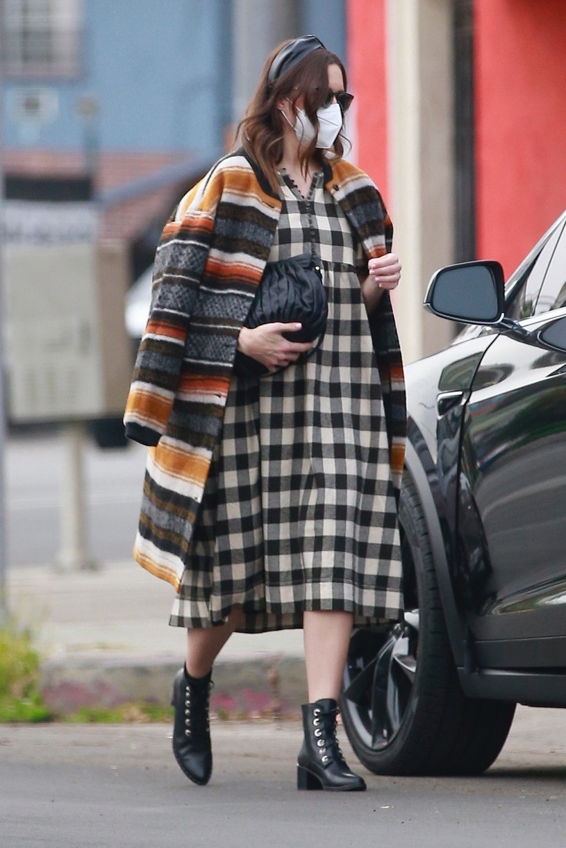 mandy moore plaid dress after nauseous ig story 014511270