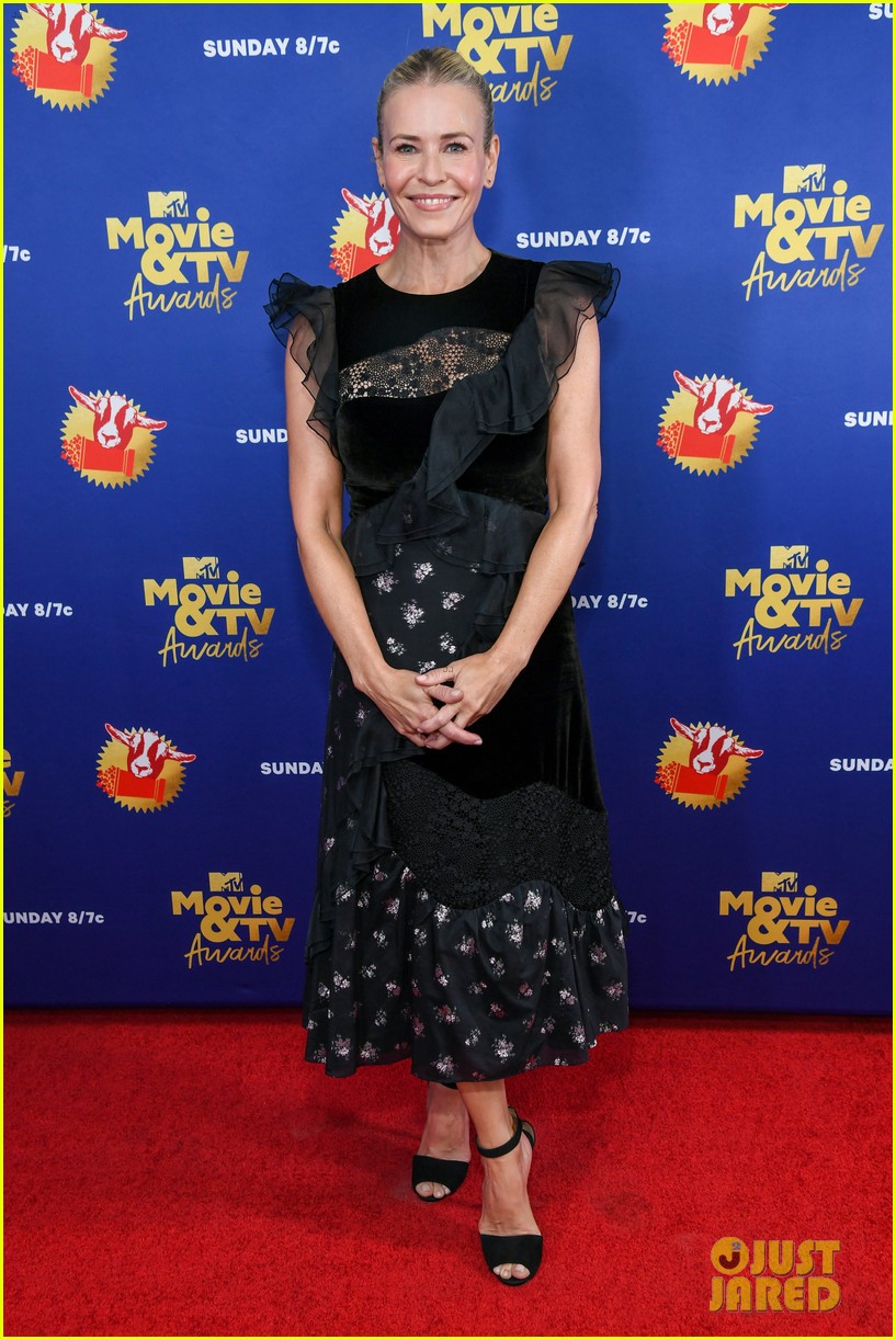 Neve Campbell, Chelsea Handler, & More Show Up In Person for MTV Movie