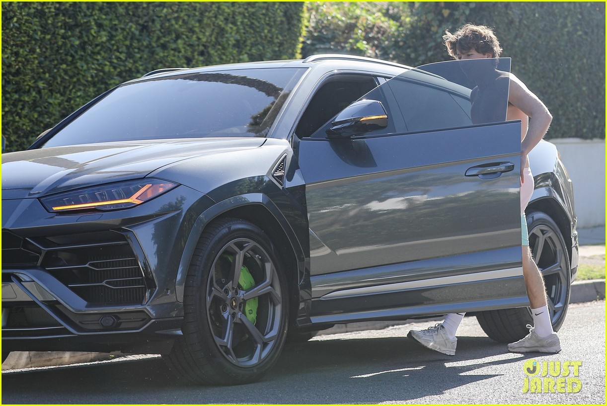 Charlie Puth Goes Shirtless in Colorful Shorts After a Mid-Week Workout ...