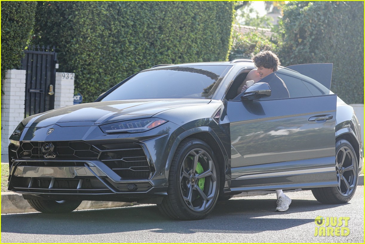 Charlie Puth Goes Shirtless in Colorful Shorts After a Mid-Week Workout ...