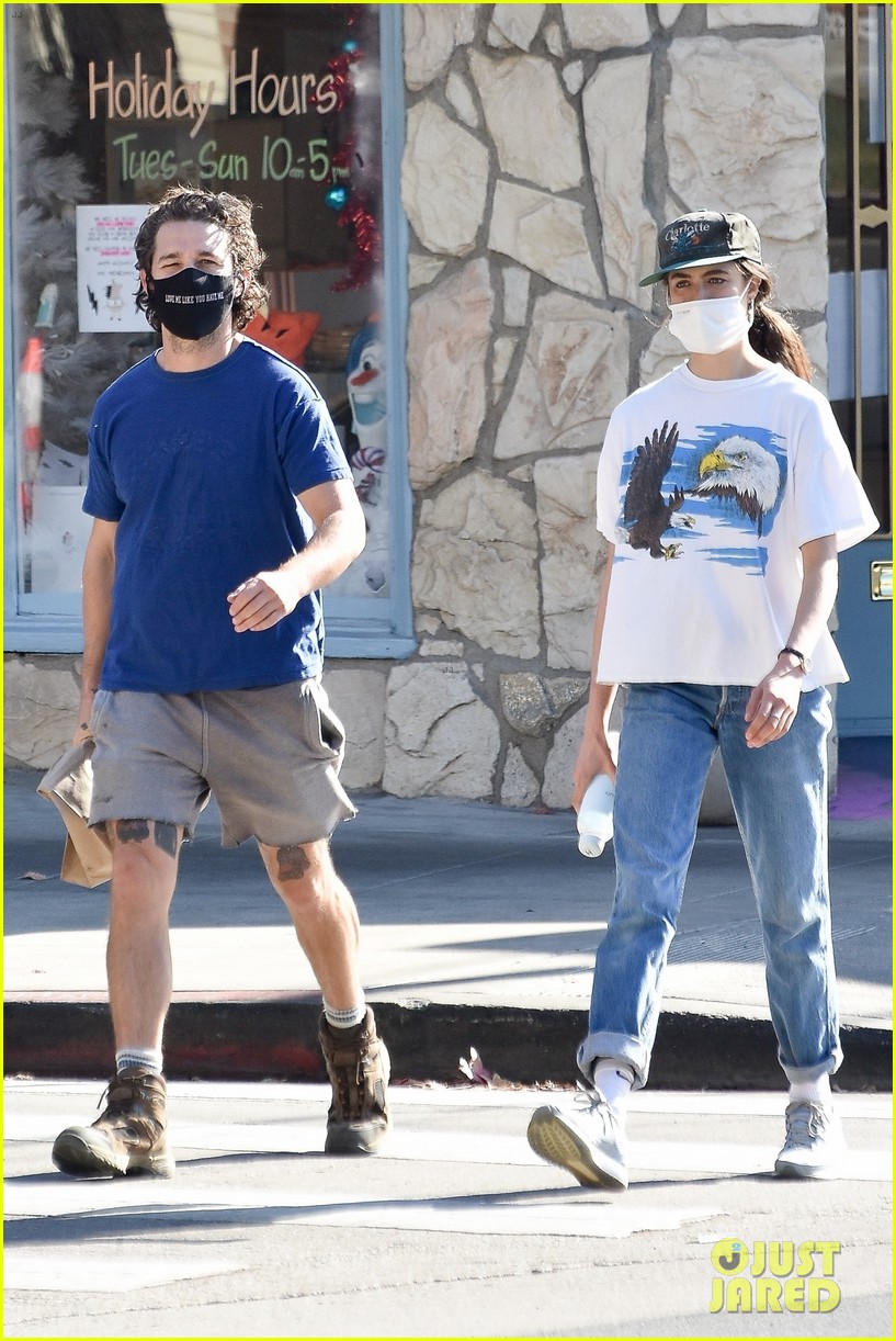 shia labeouf margaret qualley hold hands on hike 014511863
