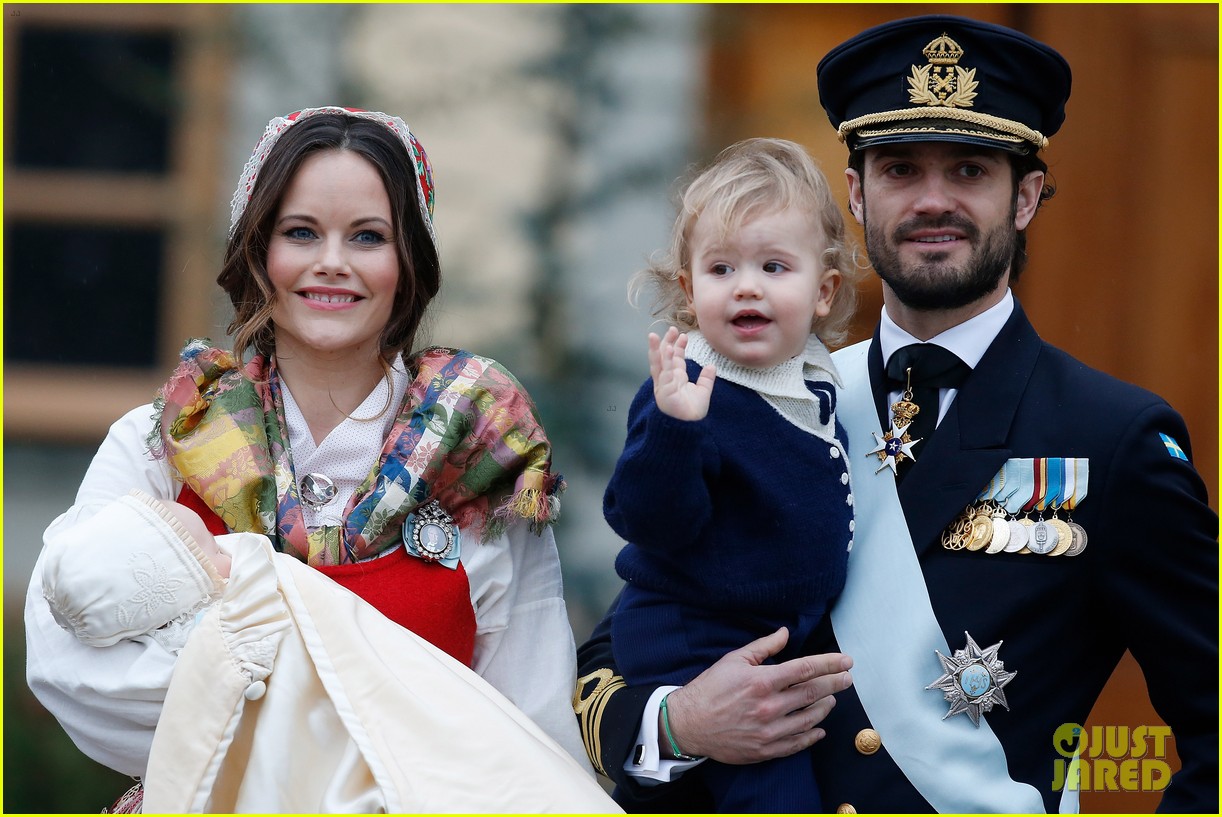 Sweden's Prince Carl Philip & Princess Sofia Expecting Third Child(01)