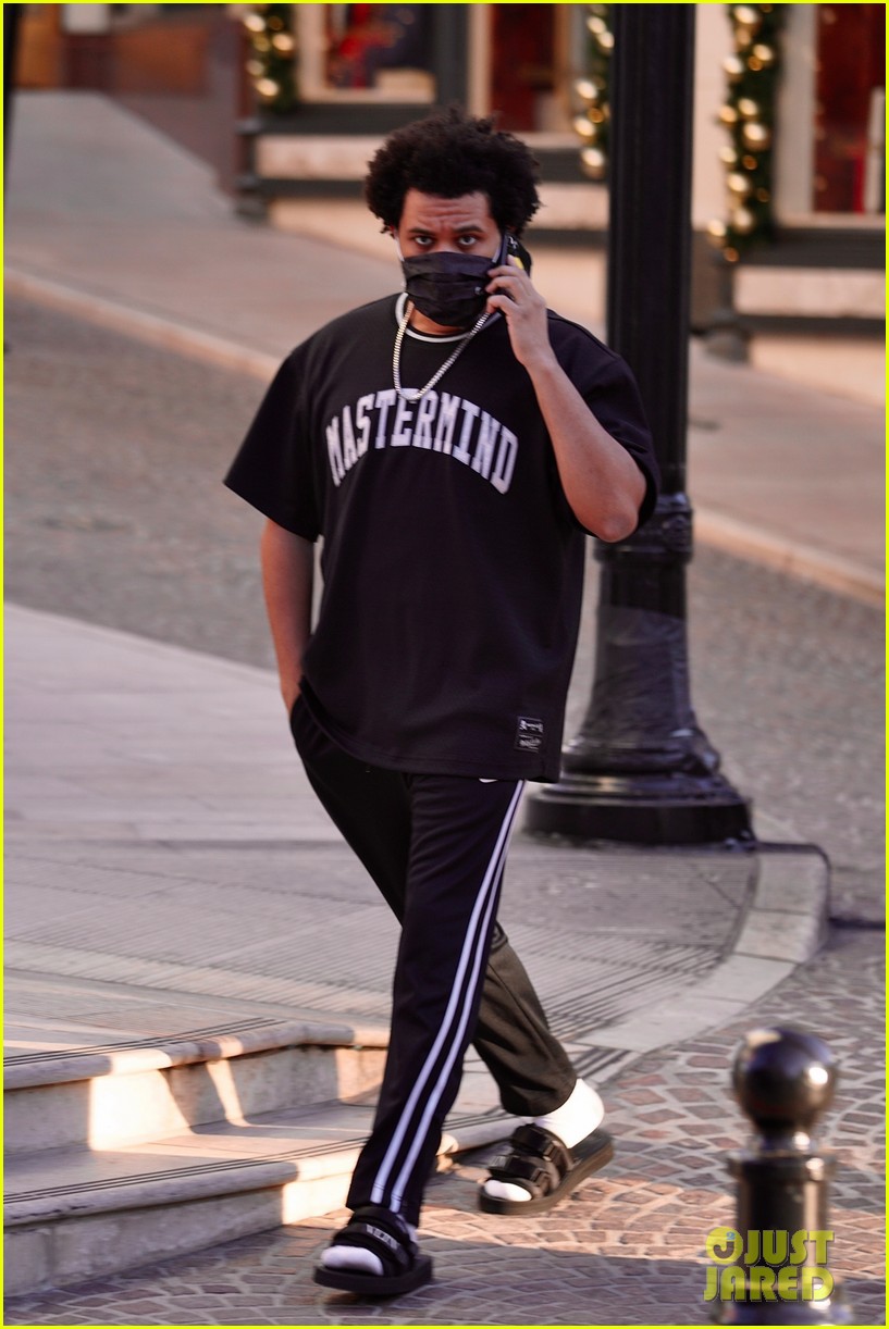the weeknd goes shopping on rodeo drive 05