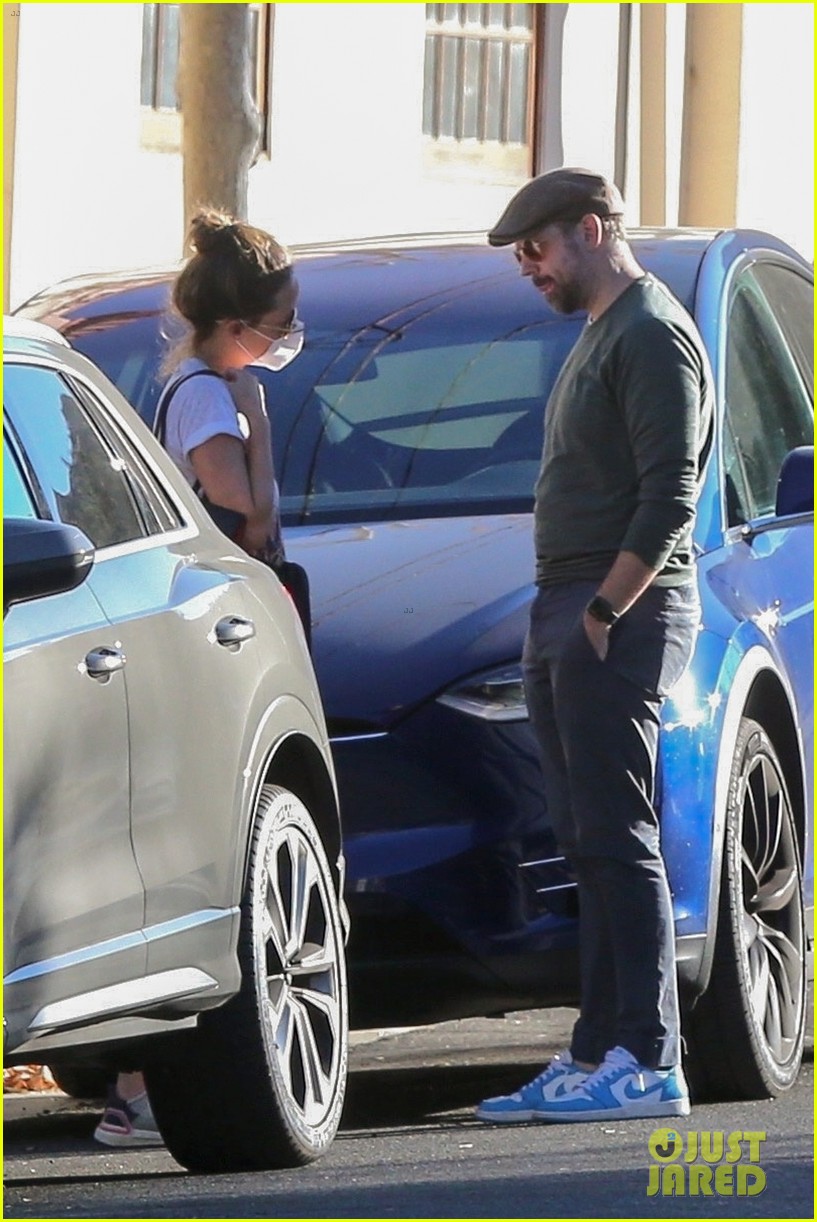 olivia wilde jason sudeikis long embrace after spending the day together 374510915
