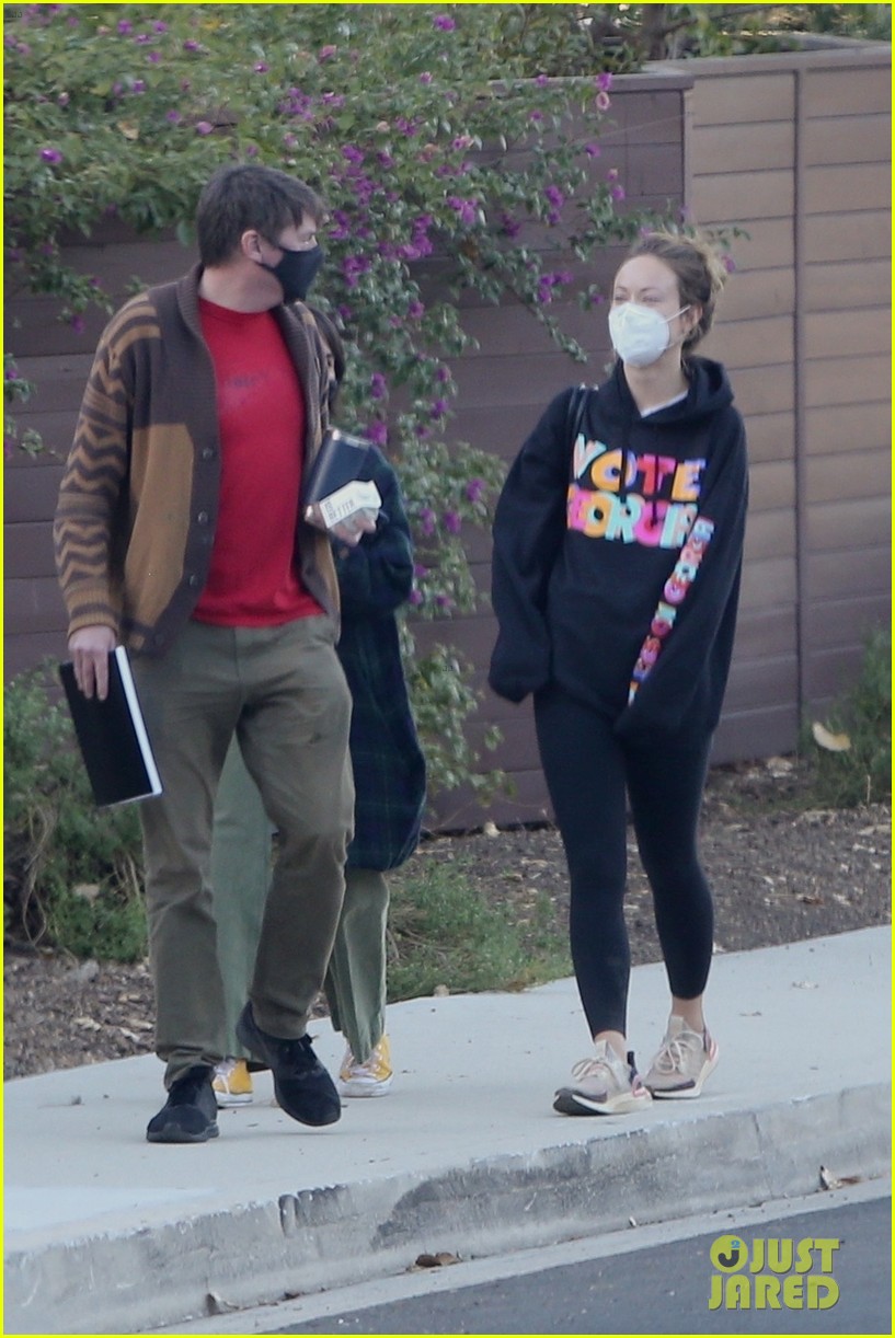 olivia wilde jason sudeikis long embrace after spending the day together 594510937