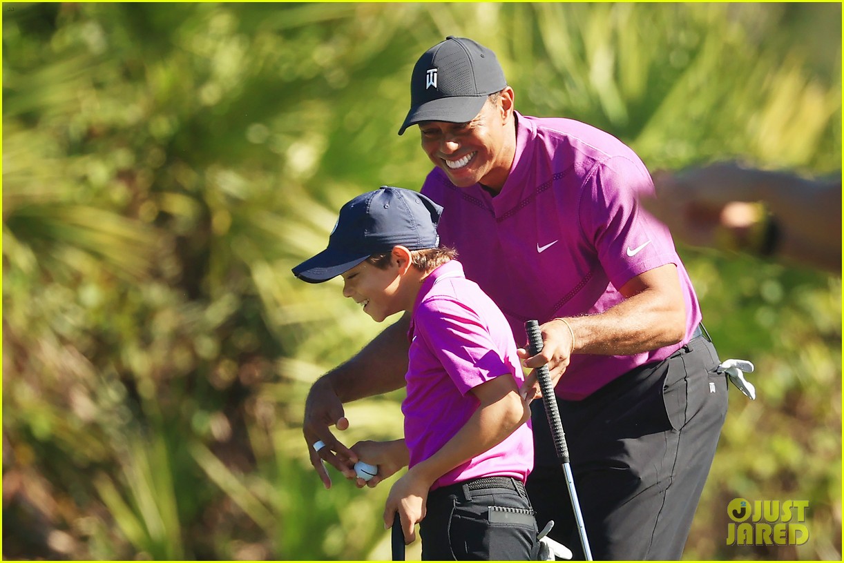 tiger woods proud dad competing son charlie pnc championship 054510108