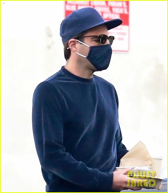 zachary quinto cool in blue picking up breakfast 04