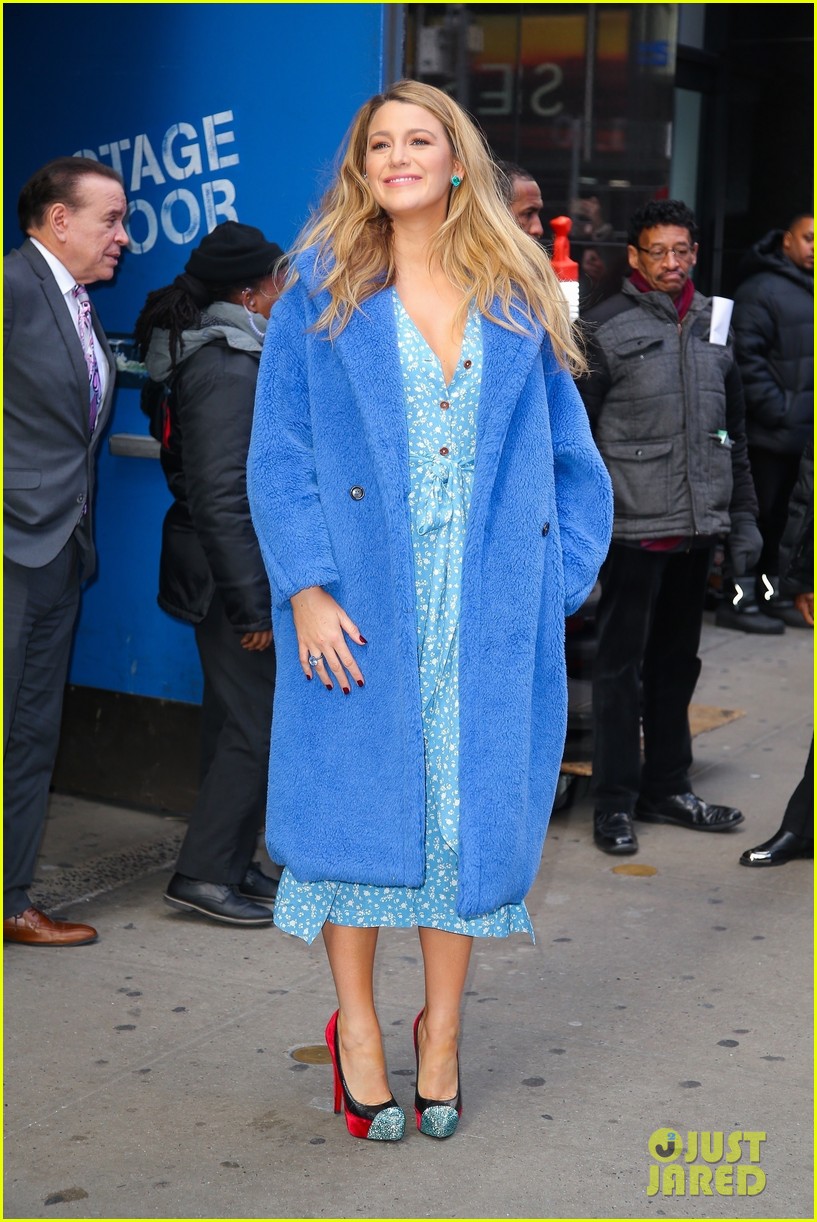blake lively sexy grover blue look one year on 194520719