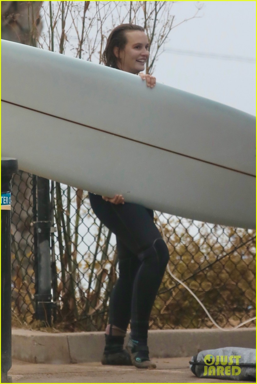 adam brody strips out of wetsuit surfing leighton meester 074520848