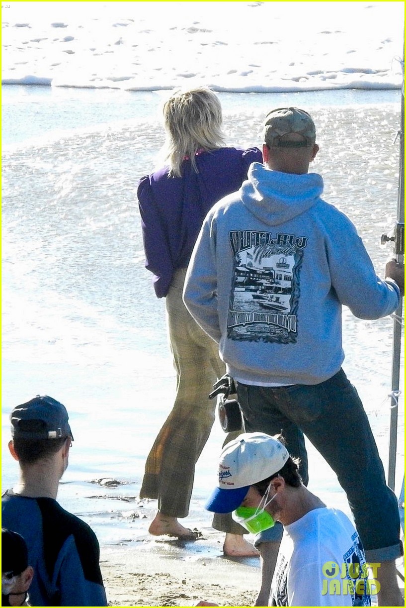 miley cyrus filming new music video at beach 20