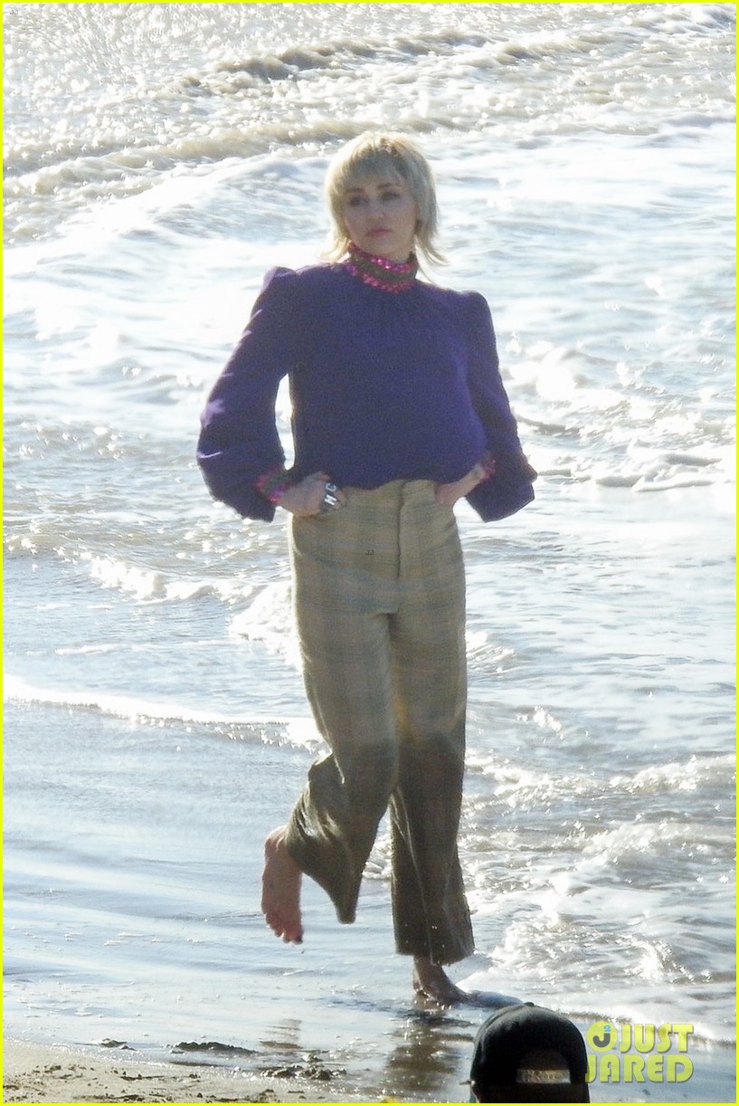 miley cyrus filming new music video at beach 35