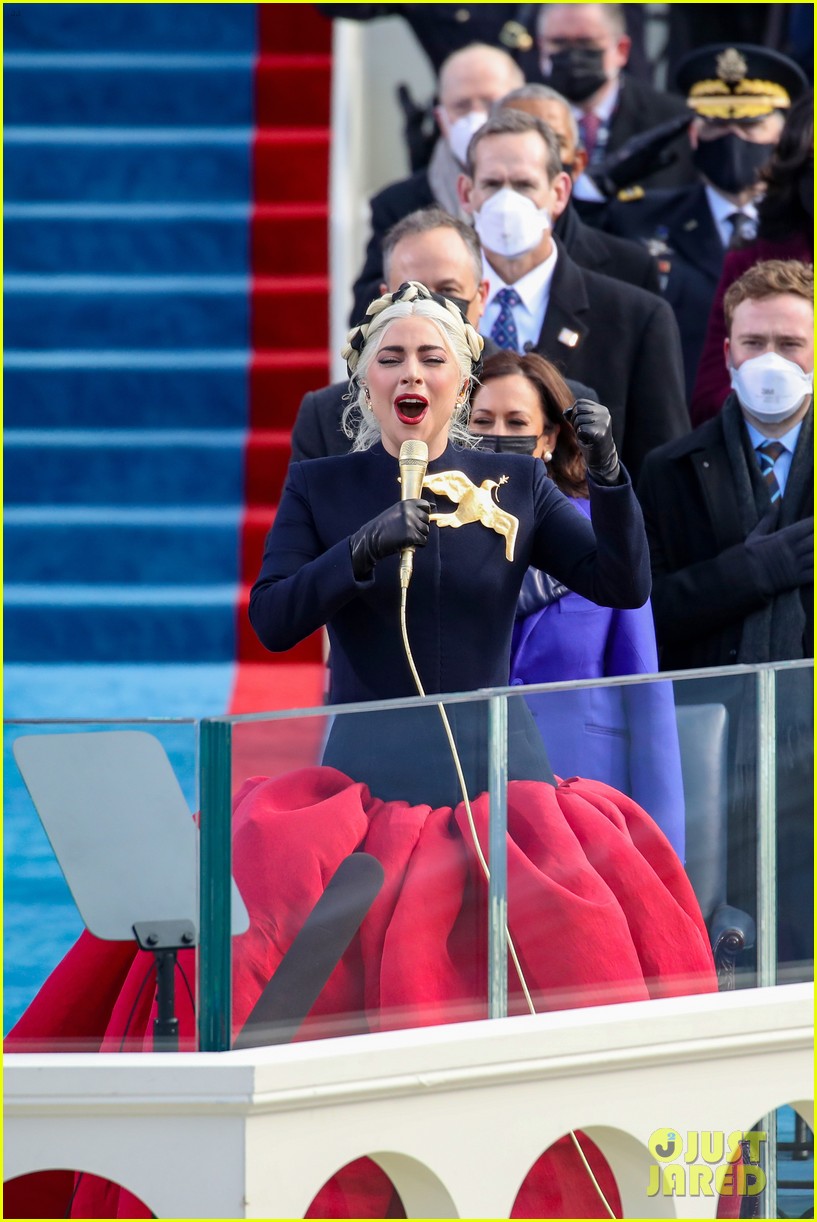 lady gaga kisses michael polansky in new inauguration photo 074520061
