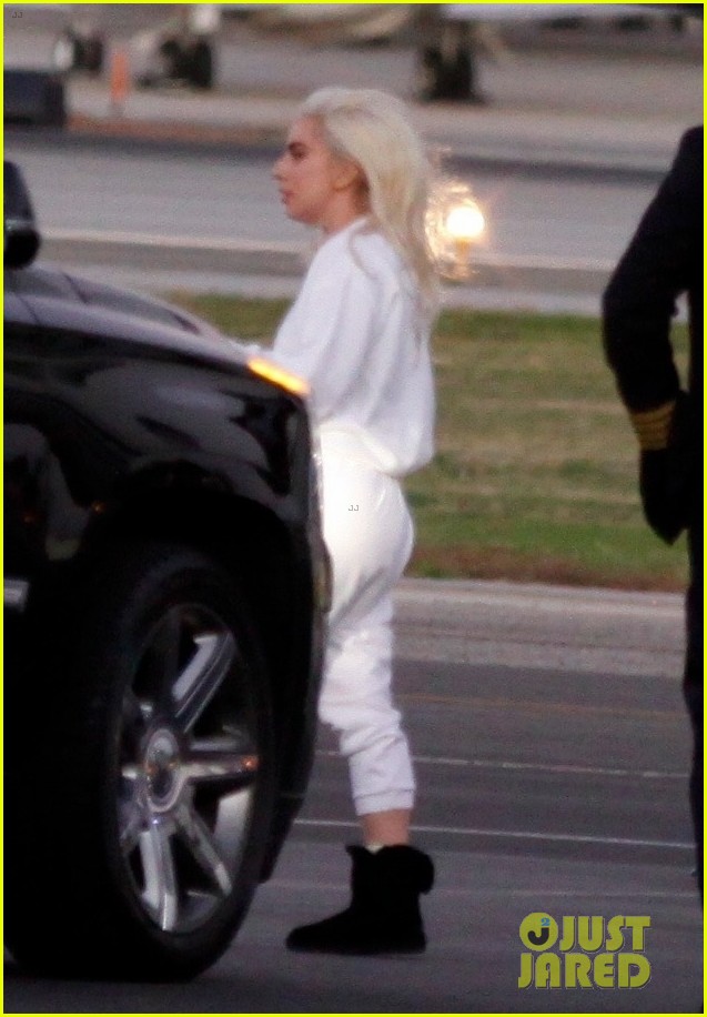 lady gaga michael polanksy jet home after inauguration 19