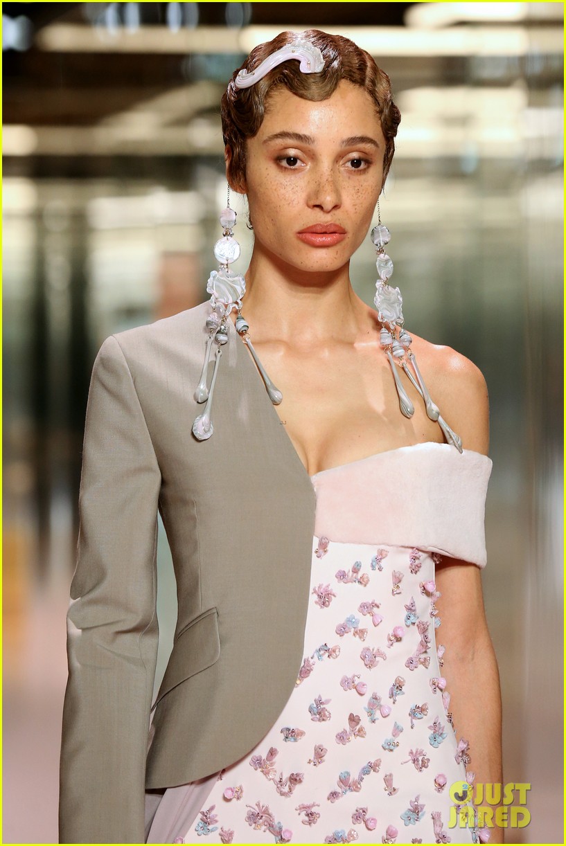 bella hadid returns to the runway fendi fashion show 144520349