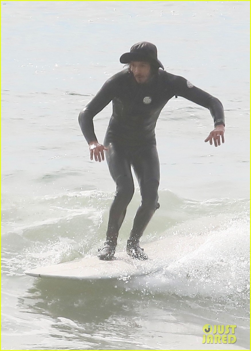 leighton meester adam brody surfing at the beach 154517007