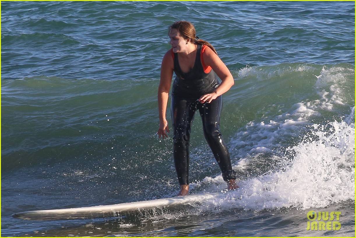 leighton meester adam brody go on a surfing date 494514311